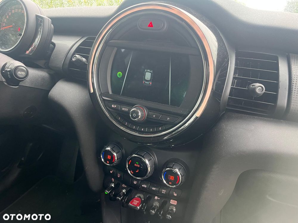 MINI Cooper Essential Trim - 18