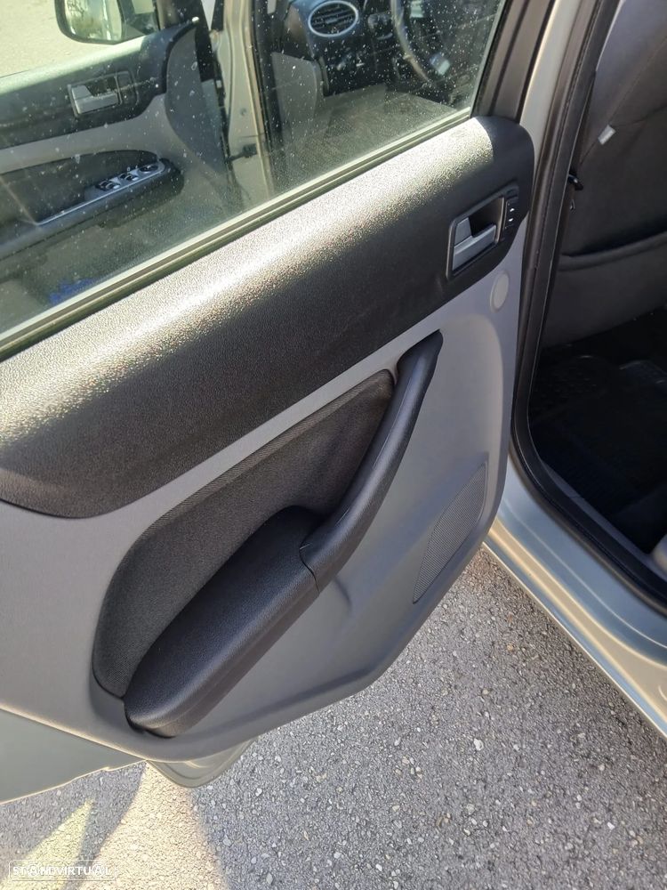 Ford Focus SW 1.6 TDCi Titanium - 9