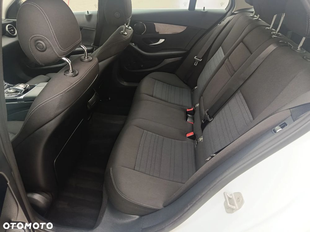 Mercedes-Benz Klasa C 200 BlueTEC 7G-TRONIC Edition 1 - 19