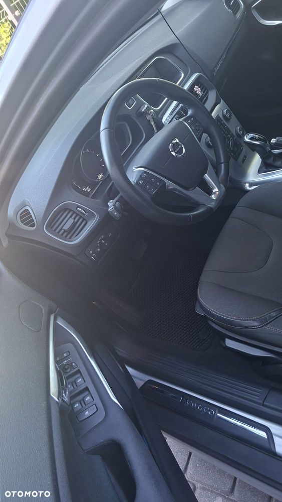 Volvo V40 D2 Drive-E Momentum - 15