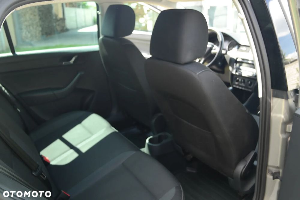 Skoda RAPID Spb 1.2 TSI Ambition - 18