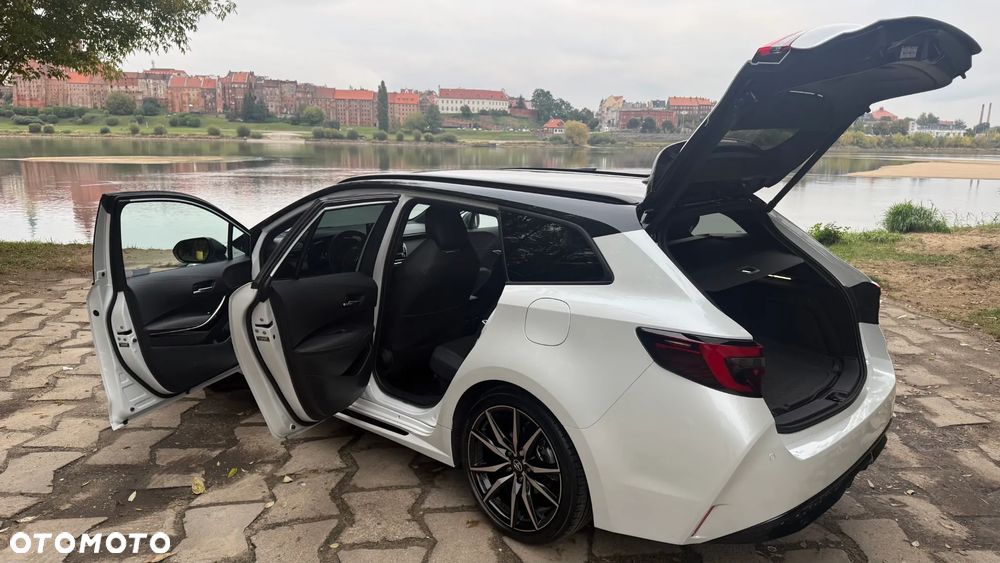 Toyota Corolla 2.0 Hybrid GR Sport - 24