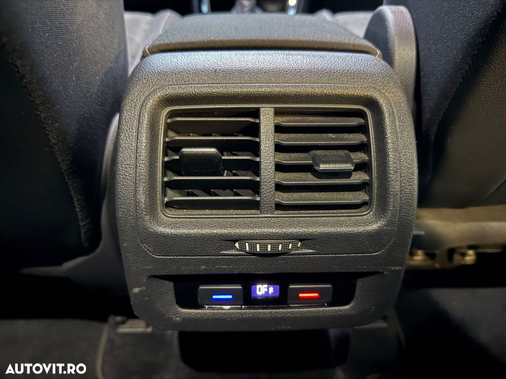 Volkswagen Touran 2.0 TDI SCR DSG Highline - 23