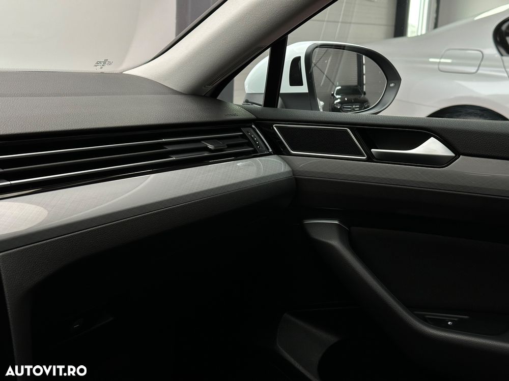 Volkswagen Passat - 32