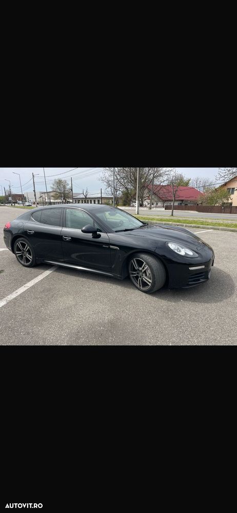 Porsche Panamera - 4
