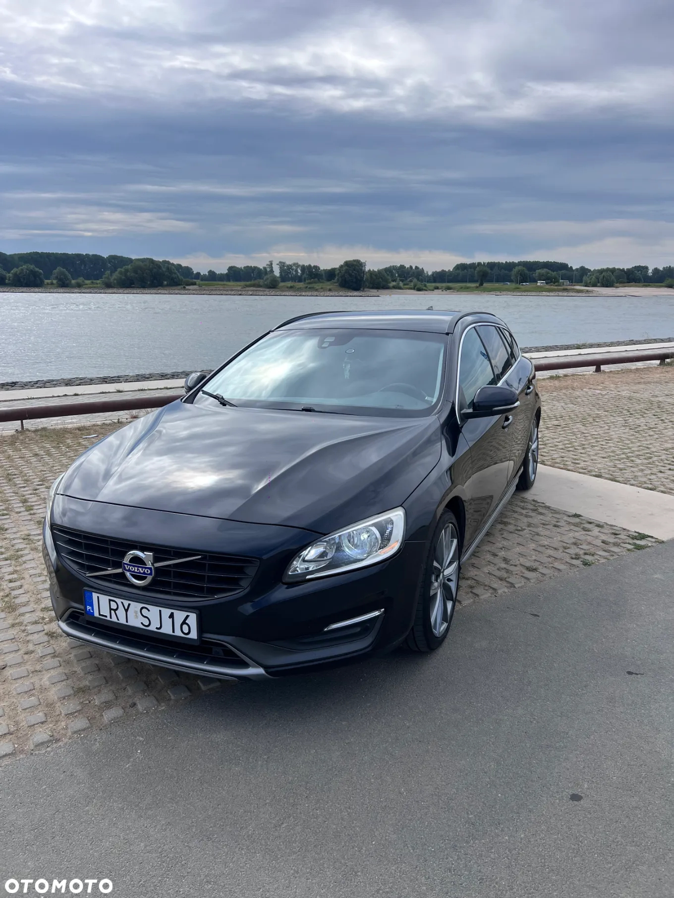 Volvo V60 D4 Drive-E Momentum - 2