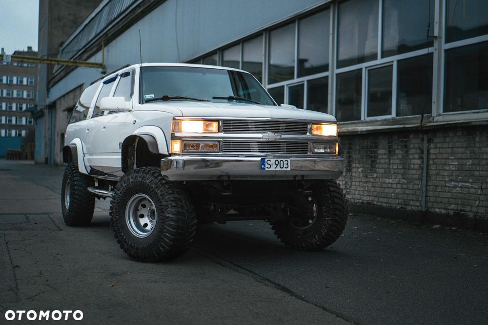 Chevrolet Suburban - 7