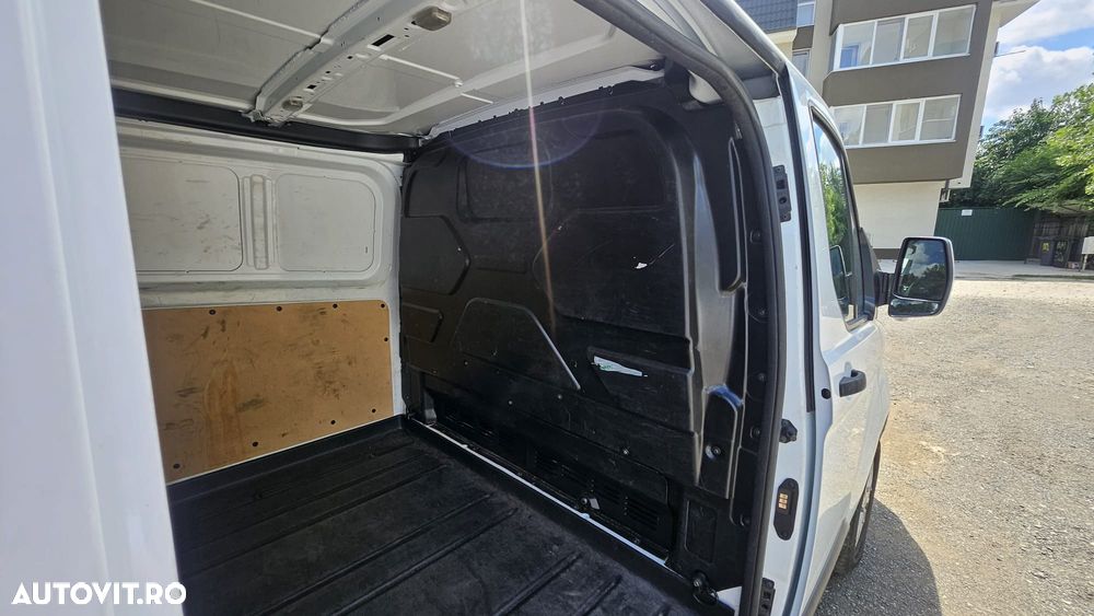 Ford Transit Custom Kombi 320 2.0 EcoBlue 130 CP L2H1 Trend - 18