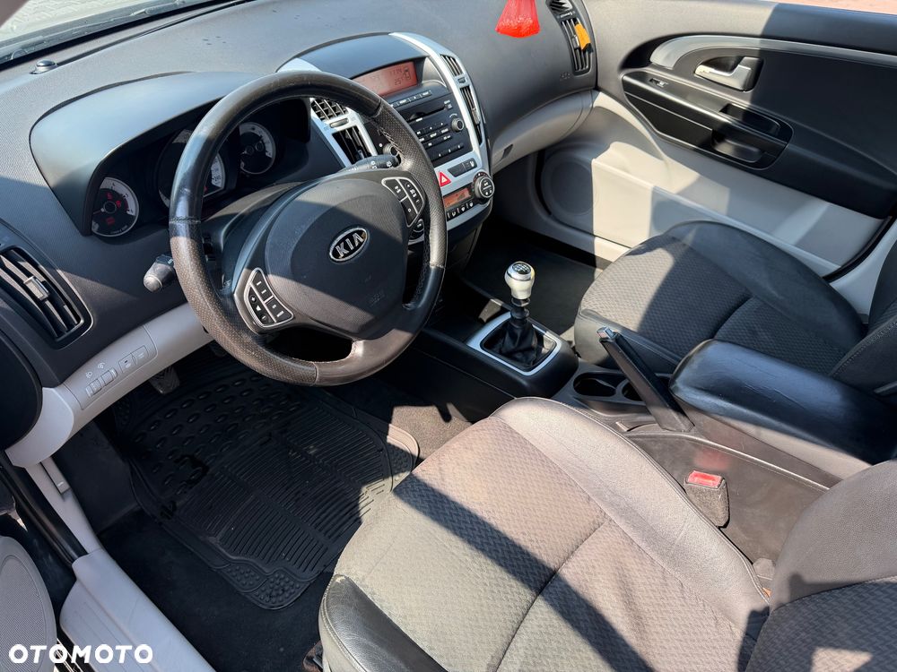 Kia Ceed 2.0 crdi Comfort + - 10