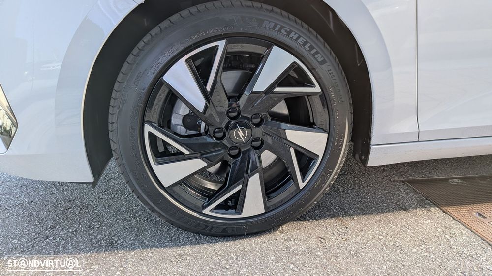 Opel Astra Sports Tourer - 24