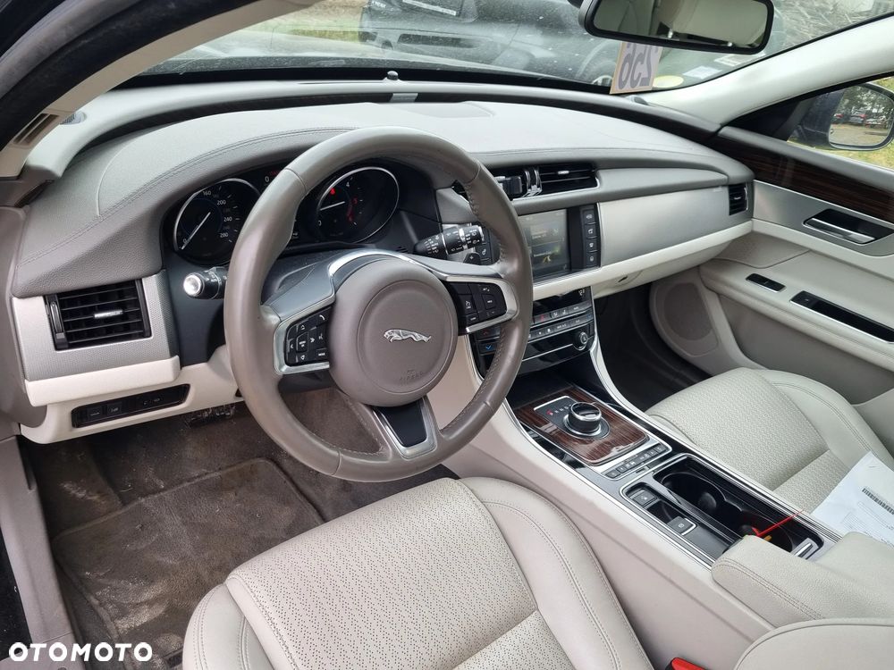 Jaguar XF 2.0 i4D Pure - 14