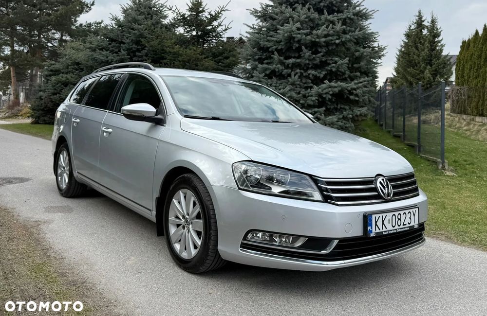 Volkswagen Passat 1.6 TDI DPF BlueMot Highline - 4