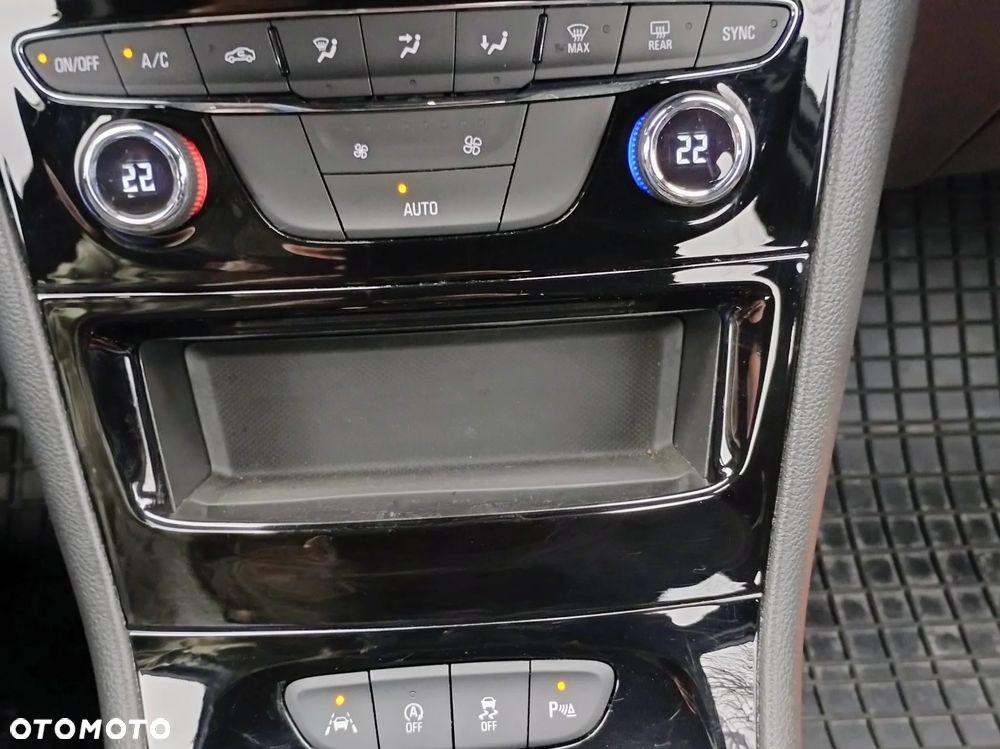 Opel Astra 1.2 T GS Line S&S - 16