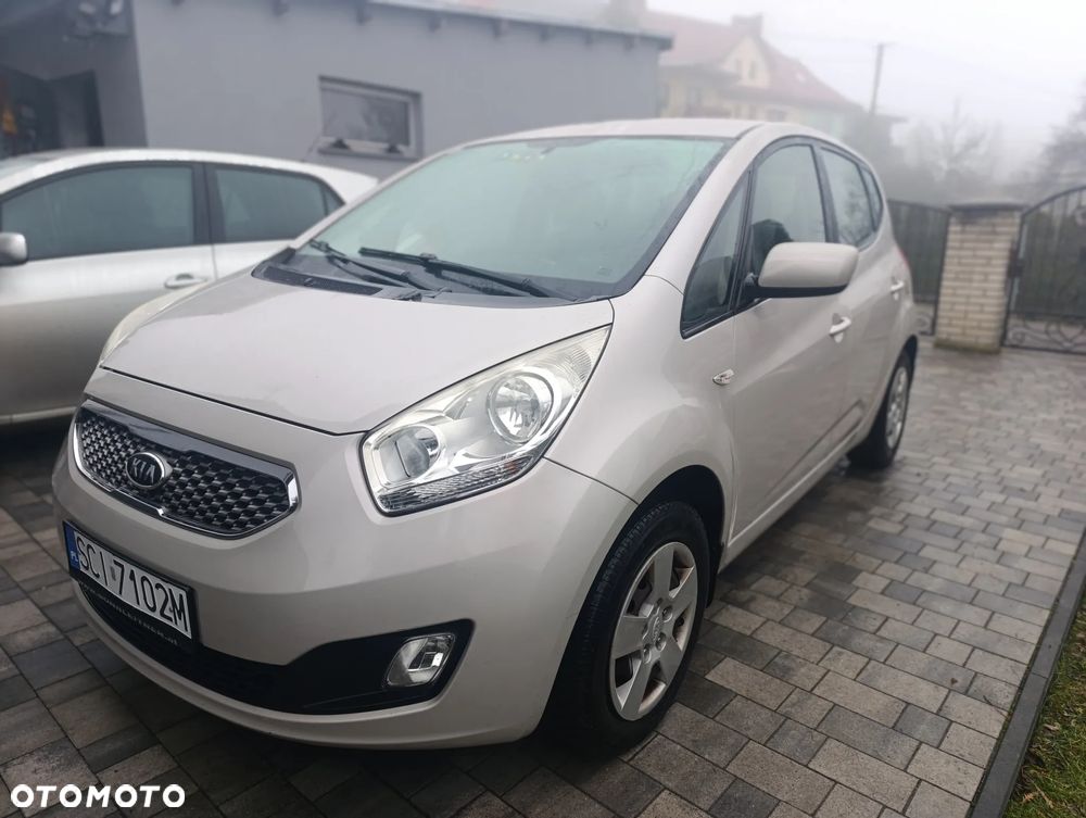 Kia Venga 1.4 CVVT Black Collection - 10