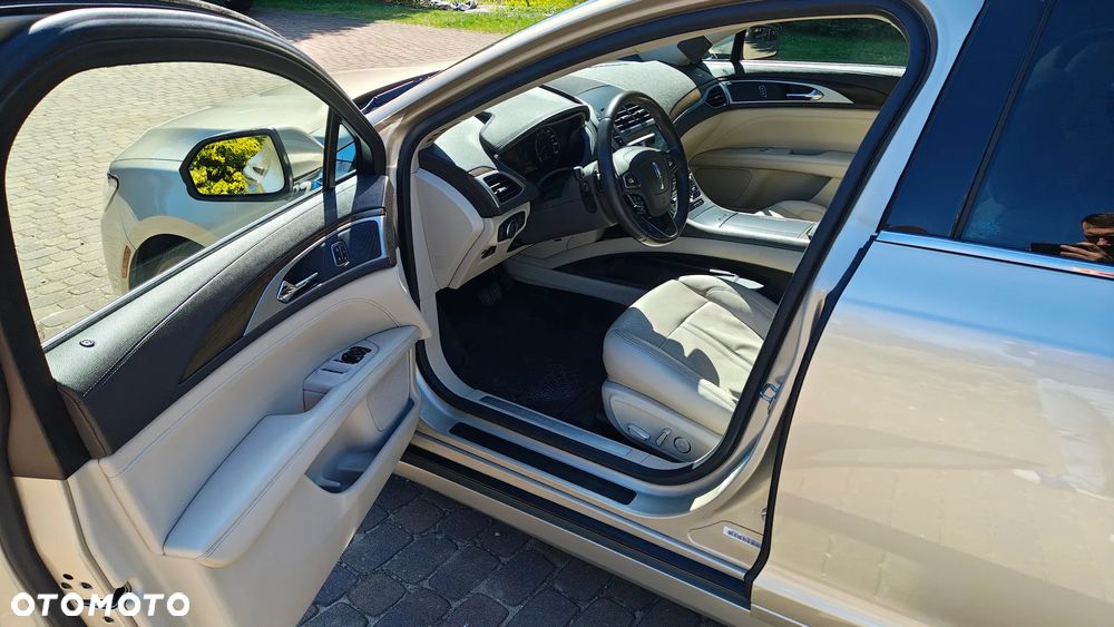Lincoln MKZ - 13