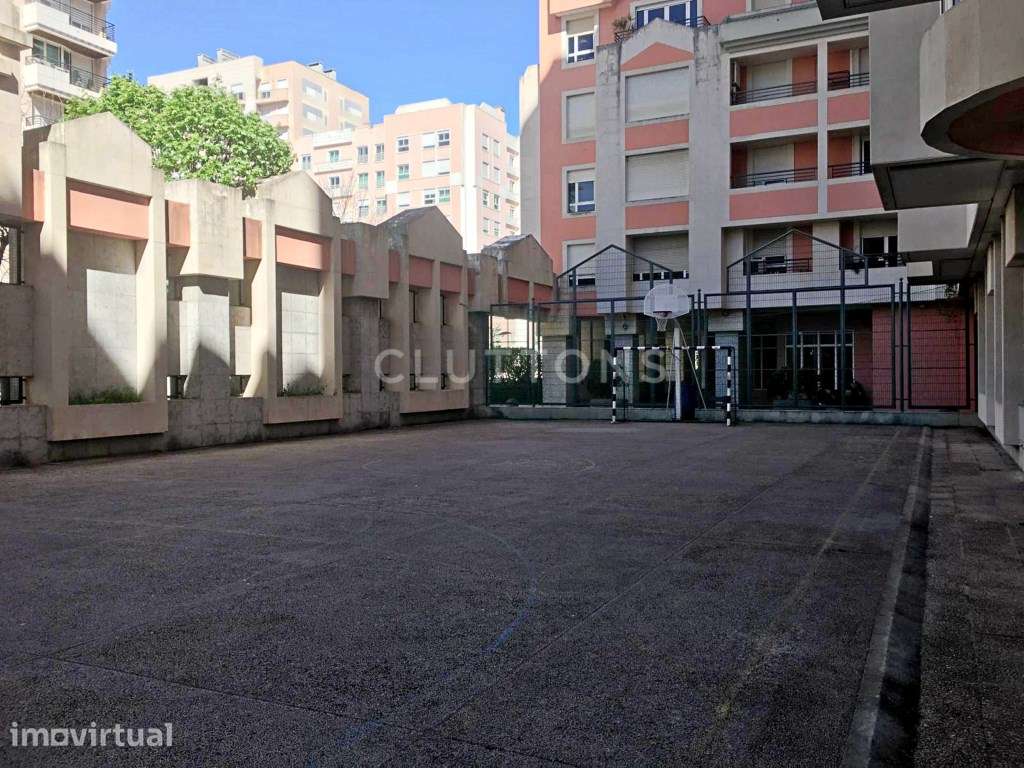 Apartamento T2, Arrendamento, mobilado e equipado, garagem, Telheiras - Grande imagem: 5/34