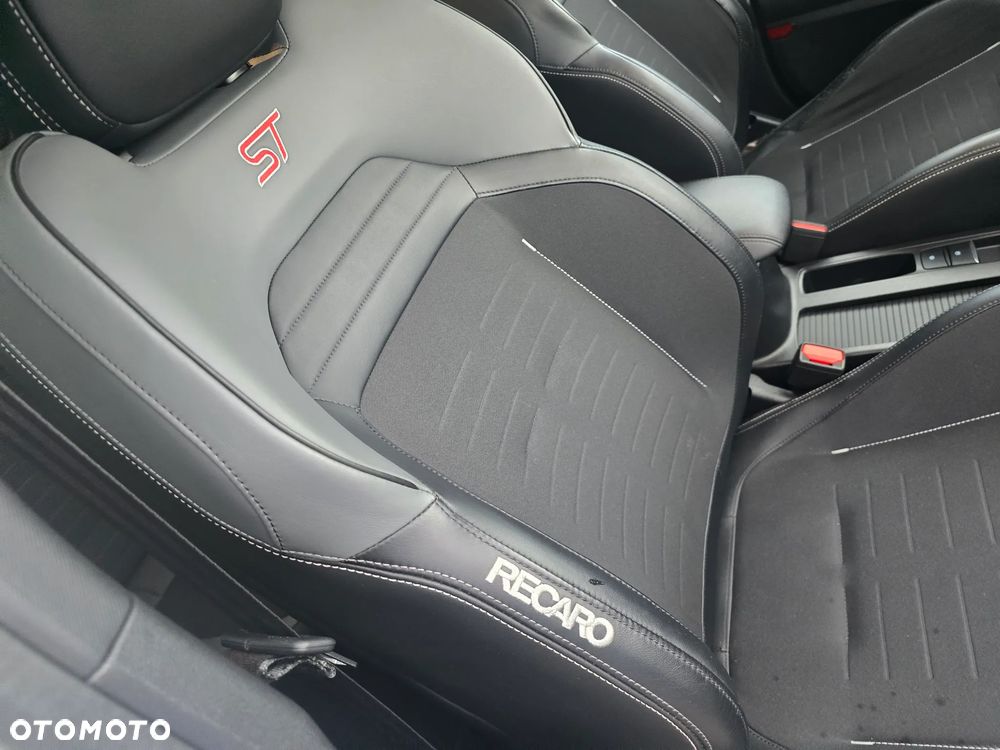 Ford Focus SW 2.0 EcoBlue ST - 21