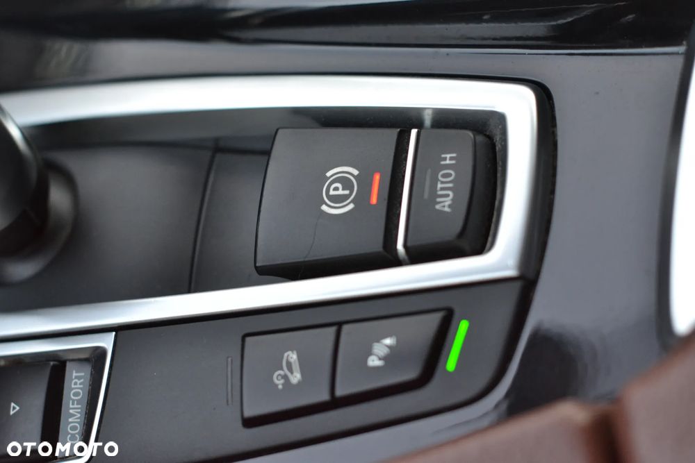 BMW Seria 5 520d xDrive Luxury Line - 7