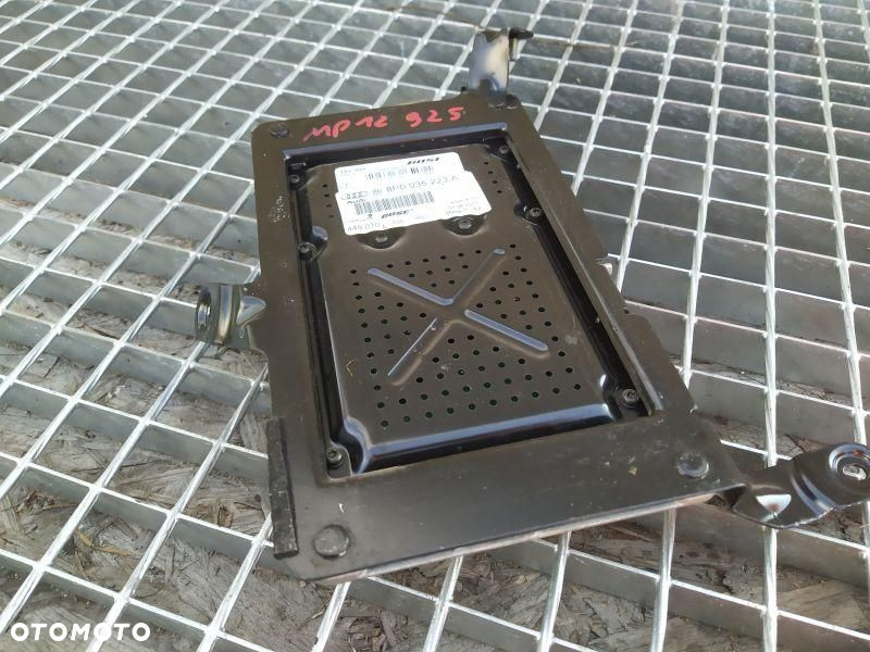WZMACNIACZ RADIA BOSE Z WTYCZKĄ AUDI A3 8P S-LINE 8P0035223A - 2