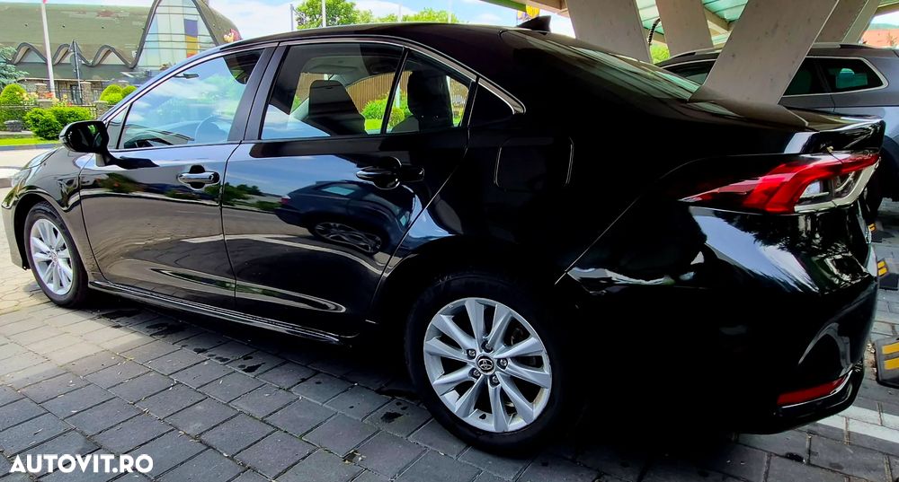 Toyota Corolla 1.8 Business Edition - 13