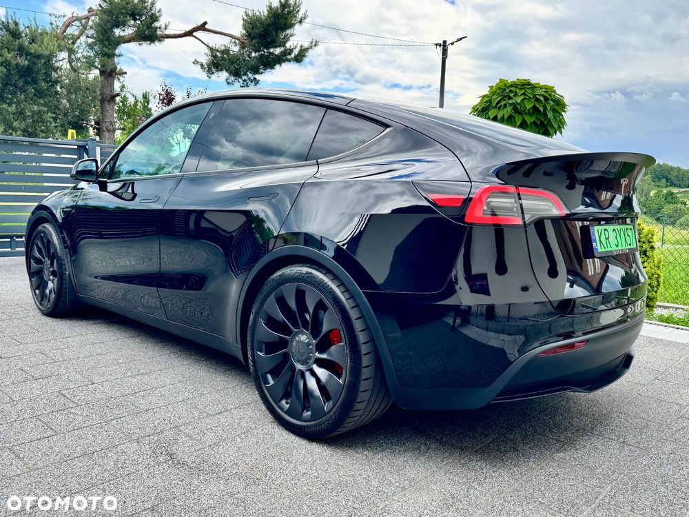 Tesla Model Y Performance AWD - 6