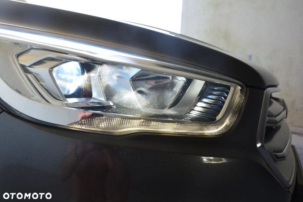 Ford Kuga 2.0 TDCi 2x4 Titanium - 14