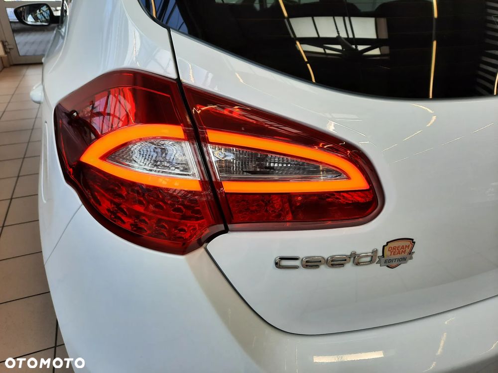 Kia Ceed - 8