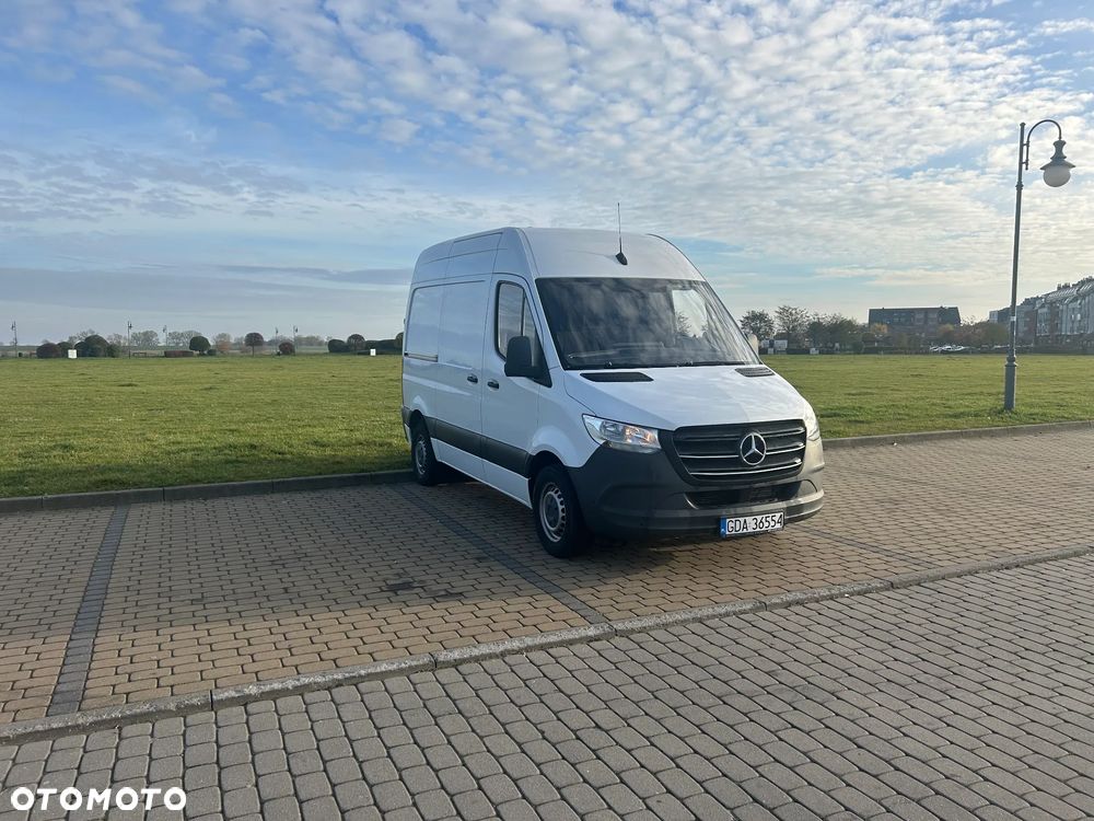 Mercedes-Benz Sprinter - 2