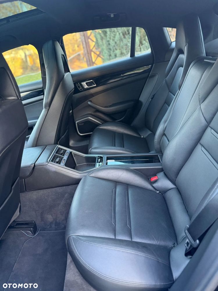 Porsche Panamera 4 E-Hybrid - 14