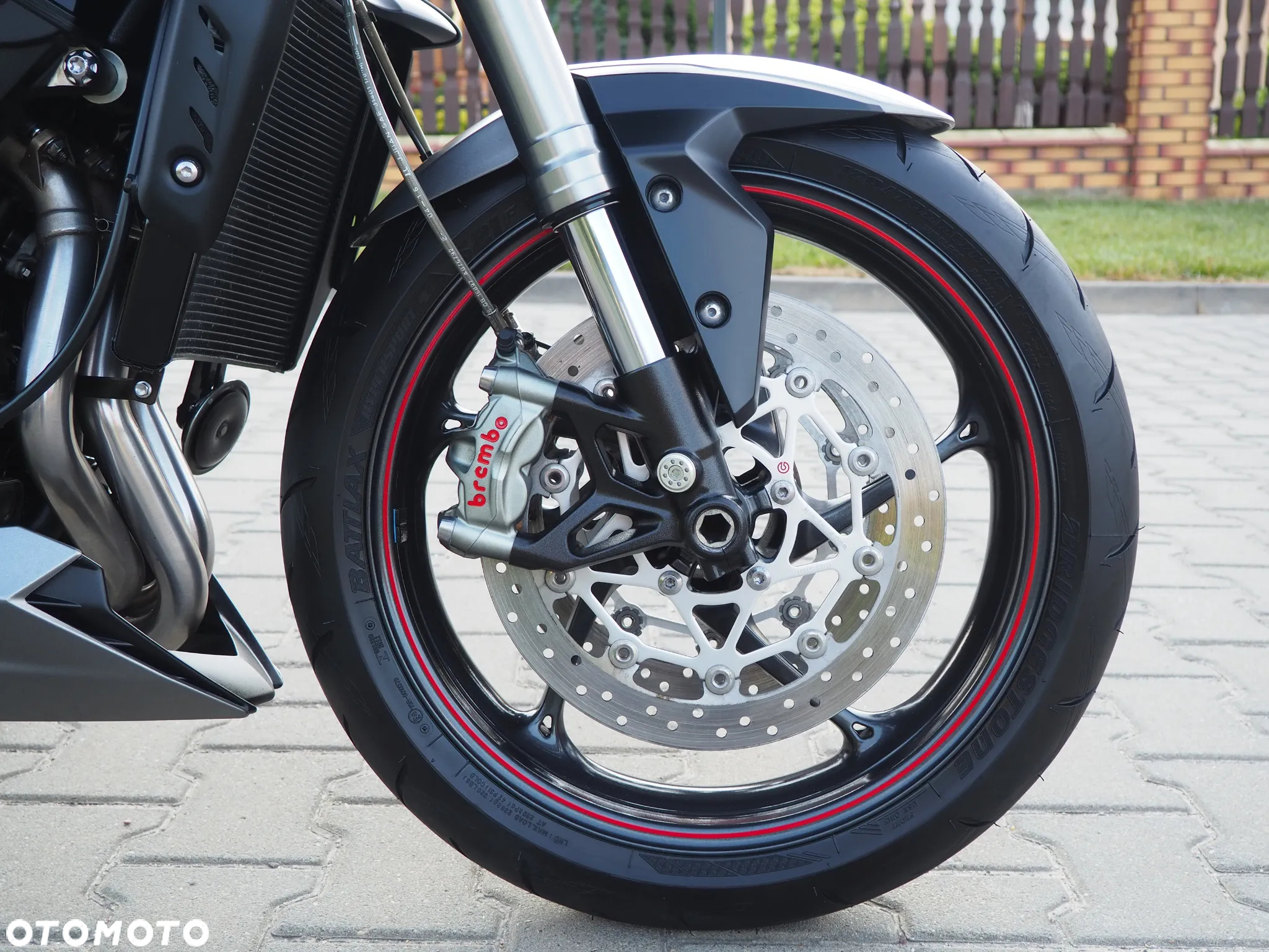 Triumph Street Triple - 27