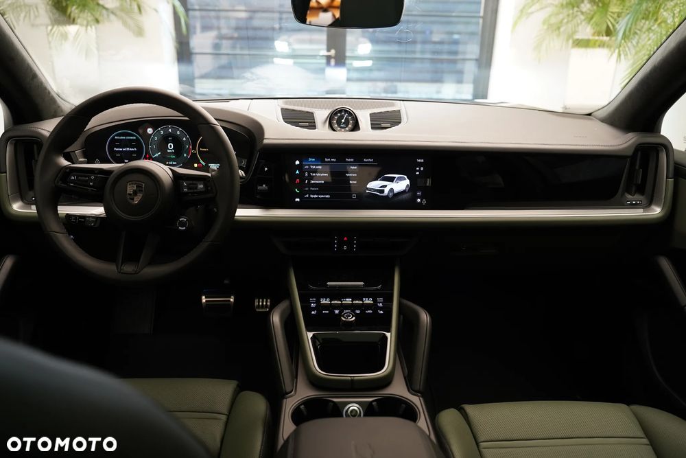 Porsche Cayenne Turbo E-Hybrid PHEV - 11