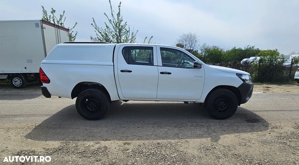 Toyota Hilux 4x4 Double Cab M/T Comfort - 4