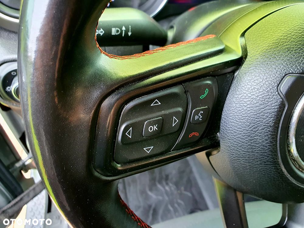 Jeep Wrangler - 10