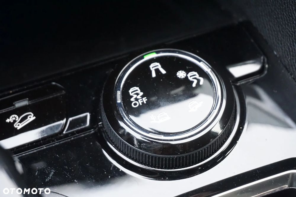 Peugeot 3008 1.6 THP Allure S&S EAT6 - 36