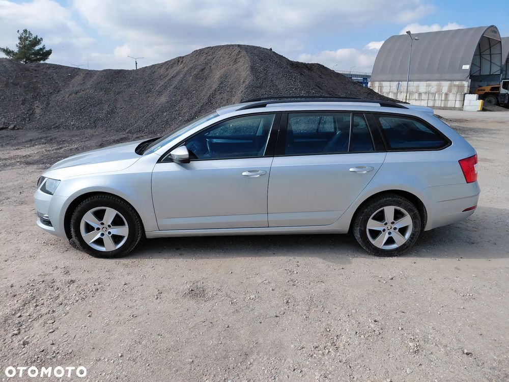 Skoda Octavia 1.6 TDI SCR Ambition - 3