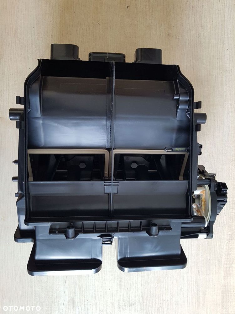 mercedes glb w247 obudowa nagrzewnicy a247830370228 - 1