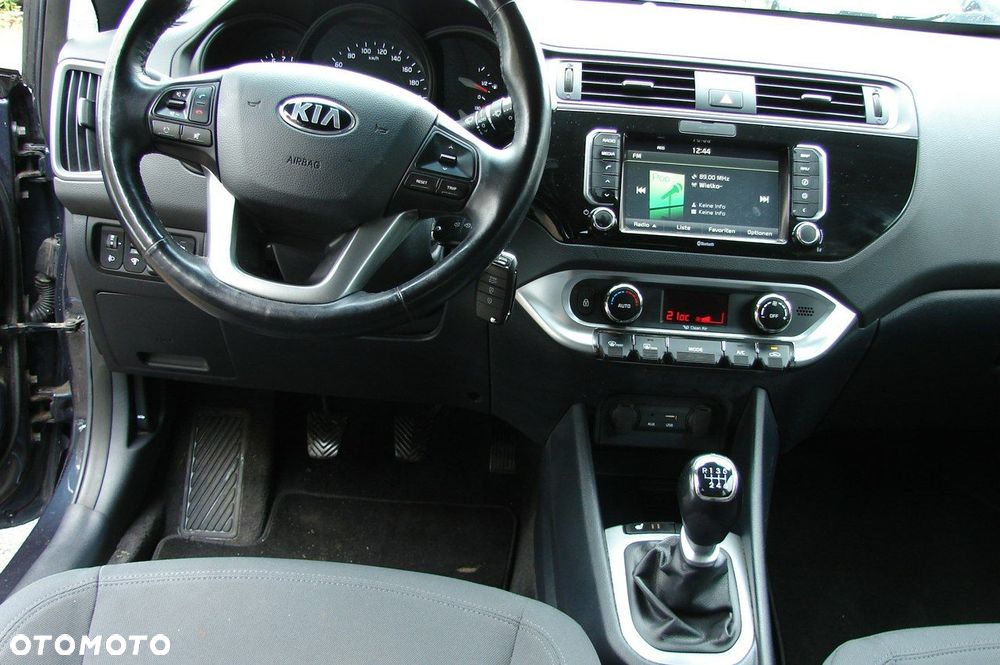 Kia Rio - 11