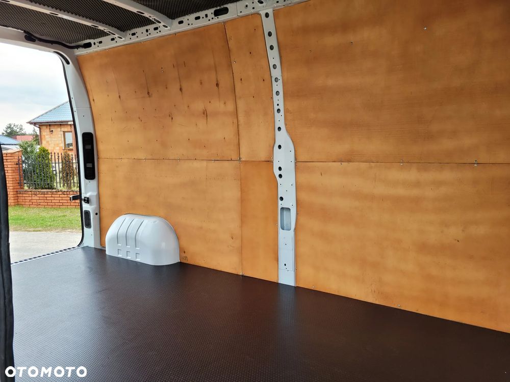 Ford Transit Skrzynia 3.65 m - 18