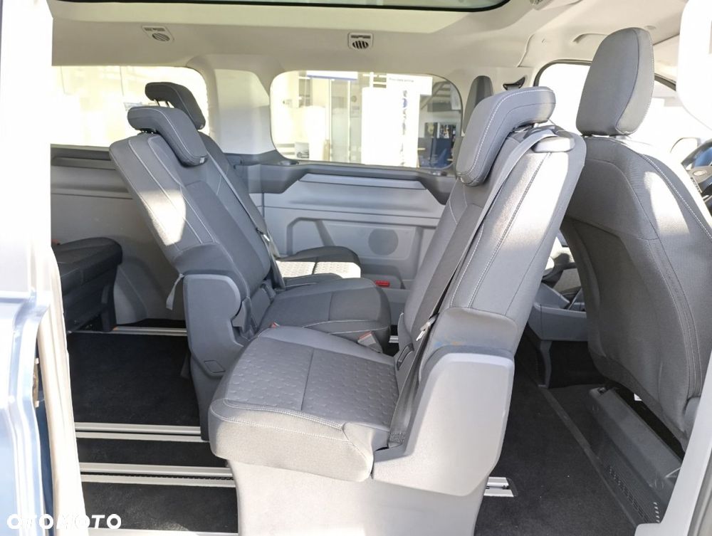 Ford Tourneo Custom - 9