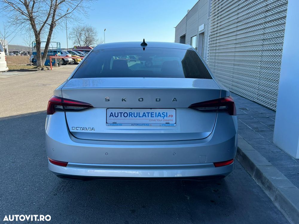 Skoda Octavia 2.0 TDI DSG Ambition - 4