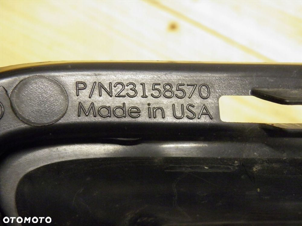 KRATKA ZDERZAKA PRAWA PRZÓD CHROM CHEVROLET CAMARO SS 23158570 - 3