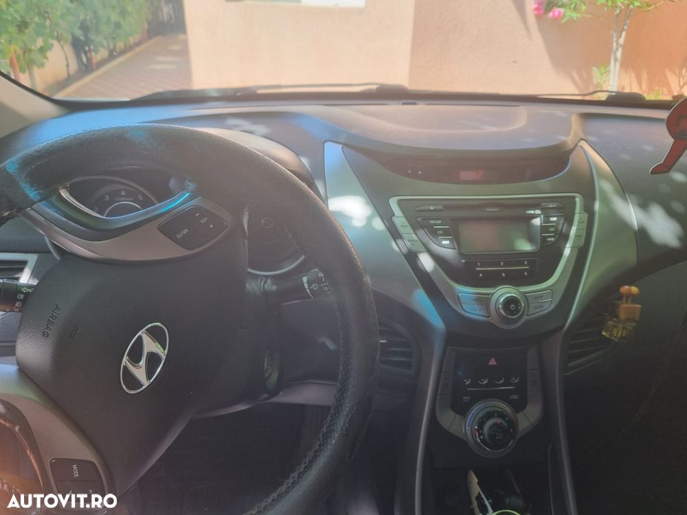 Hyundai Elantra 1.6 MPi - 7