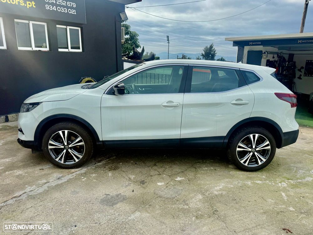 Nissan Qashqai 1.5 dCi N-Connecta J18+Led - 29