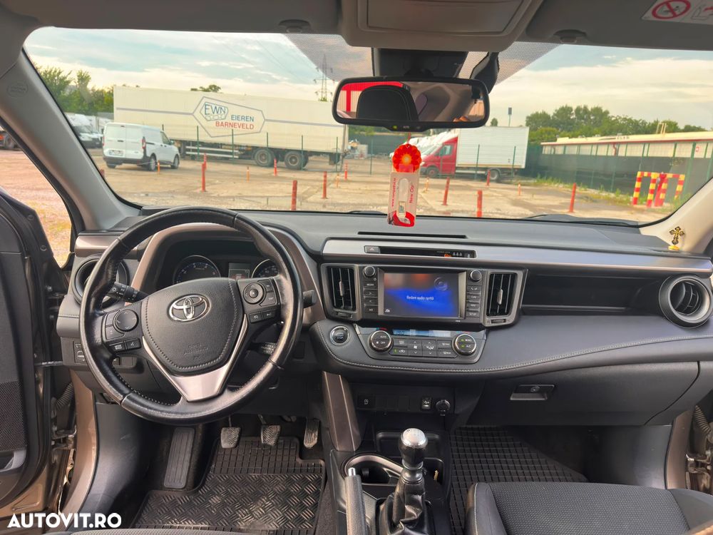 Toyota RAV4 2.0 D-4D 2WD Comfort - 7