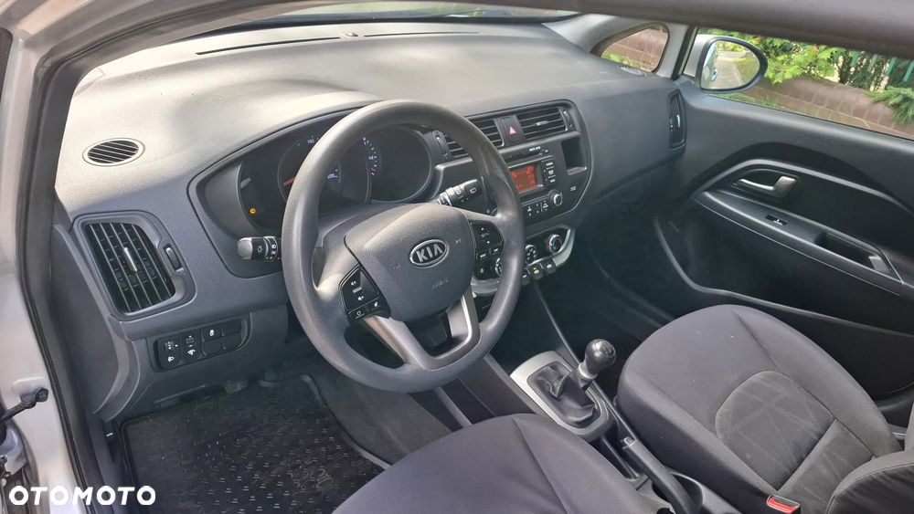 Kia Rio 1.2 Dream Team Edition - 13