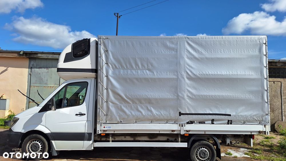 Mercedes-Benz Sprinter - 2