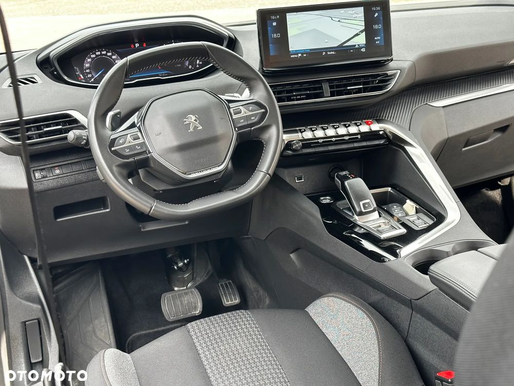 Peugeot 5008 1.2 PureTech Active S&S EAT6 - 23