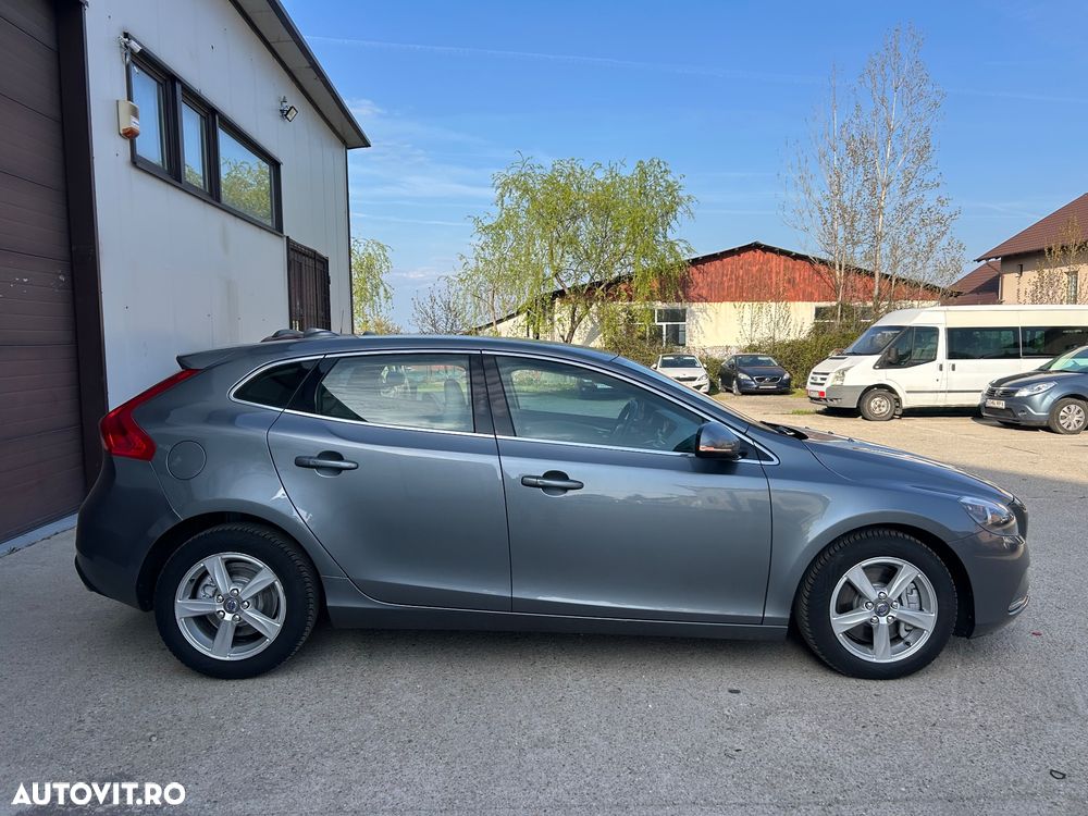 Volvo V40 D4 VEA Momentum - 26