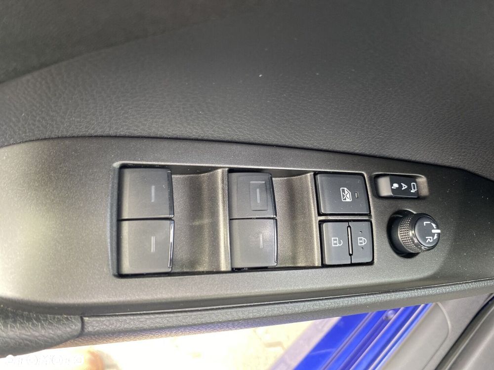 Toyota Camry 2.5 Hybrid Comfort CVT - 23