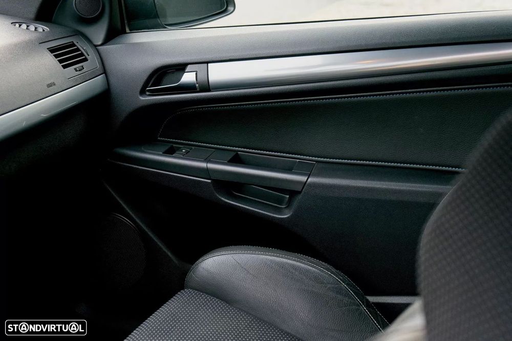 Opel Astra GTC OPC - 20